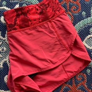 EUC Lululemon speed shorts size 6